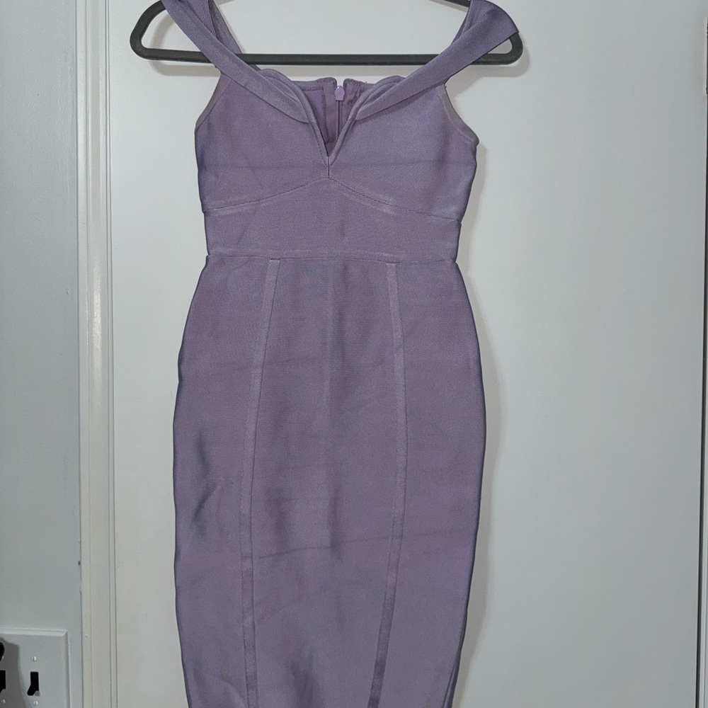 Elegant Lavender Sleeveless Dress